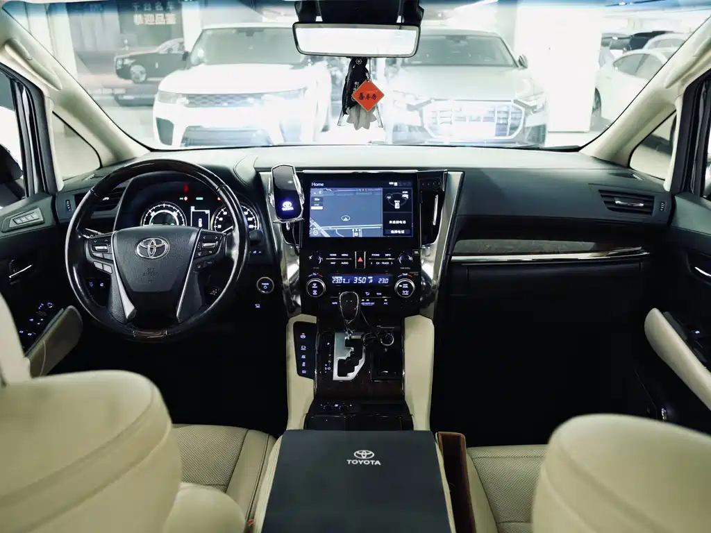 Toyota Alphard 2021 — фото 14