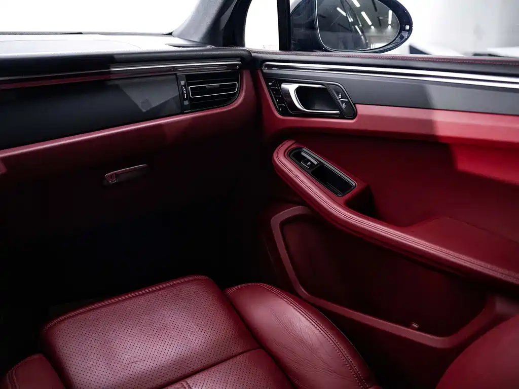 Porsche Macan 2022 — фото 16