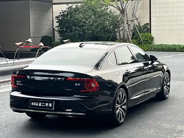 Volvo S90 2022