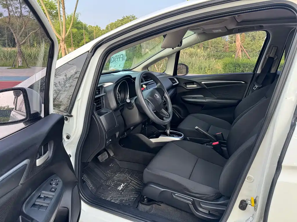 Honda Fit 2016 — фото 11