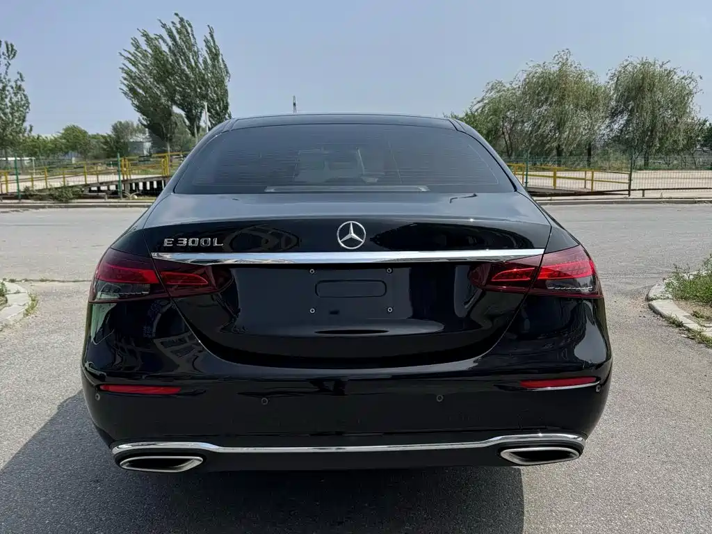 Mercedes-Benz E-Class 2023