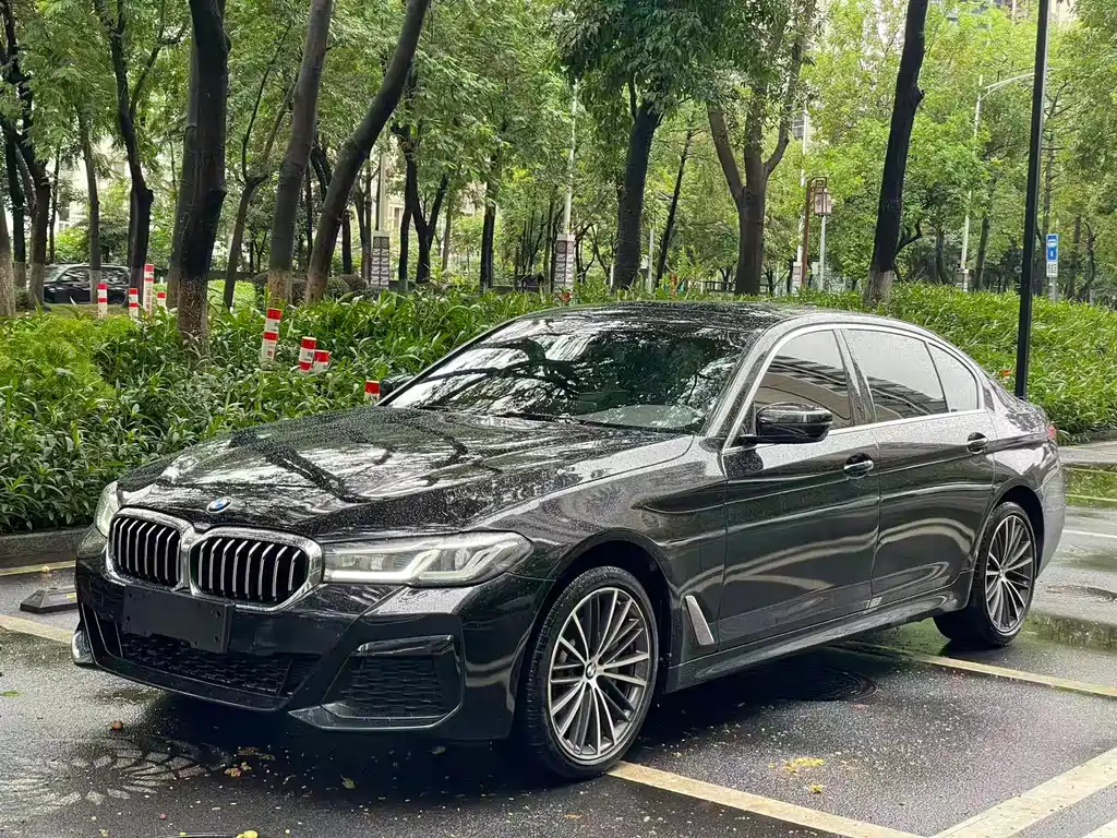 BMW 5 Series 2023 — фото 1