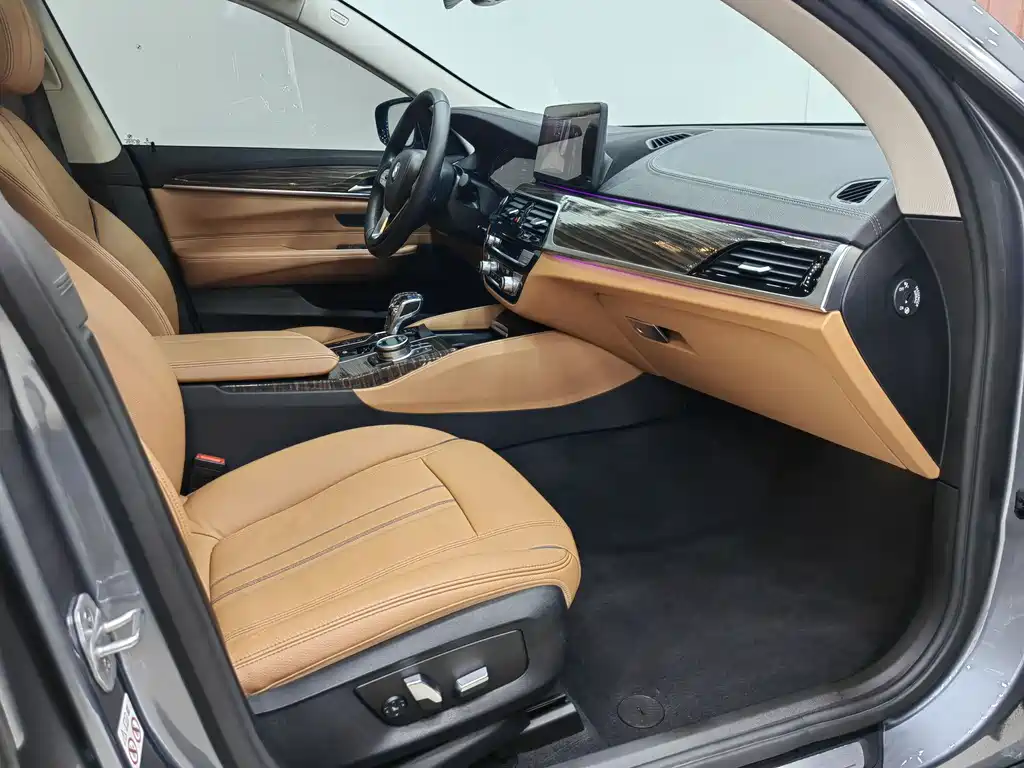 BMW 6 Series GT 2021 — фото 18