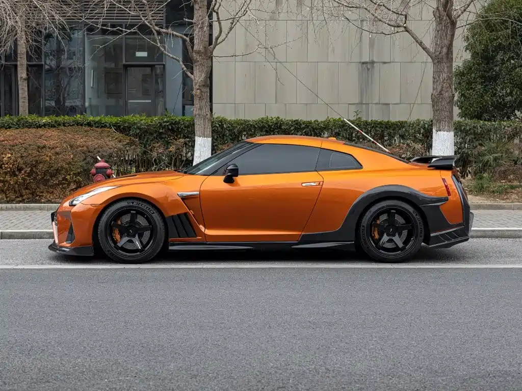 Nissan GT-R 2018 — фото 7