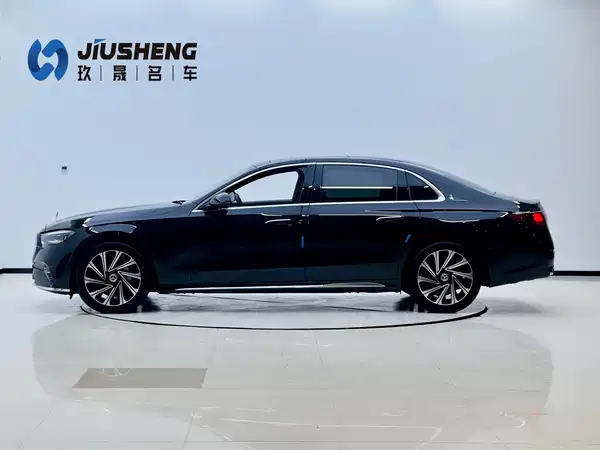 Mercedes-Benz E-Class 2024