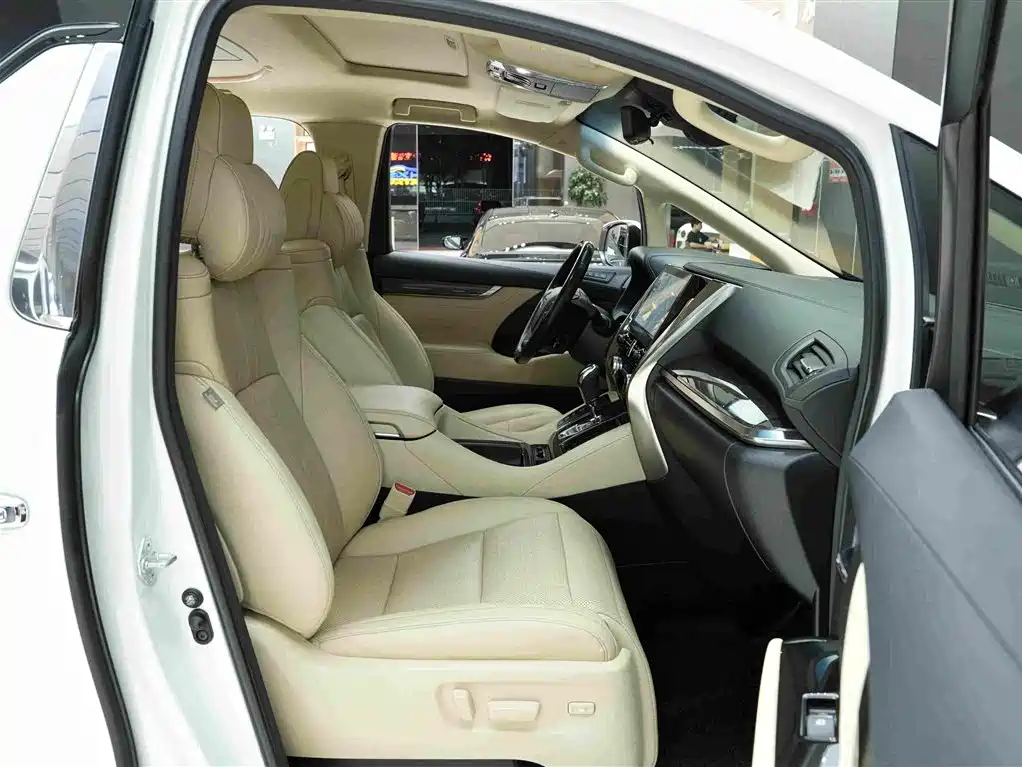 Toyota Alphard 2021 — фото 12
