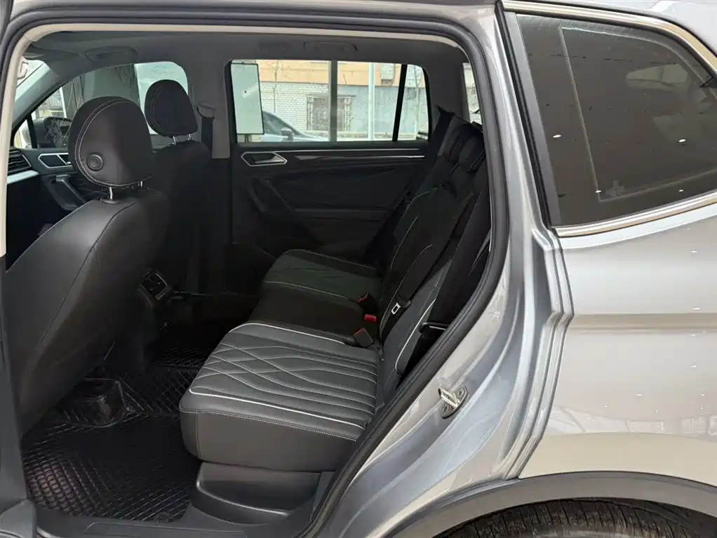 Volkswagen Tiguan L 2023 — фото 21