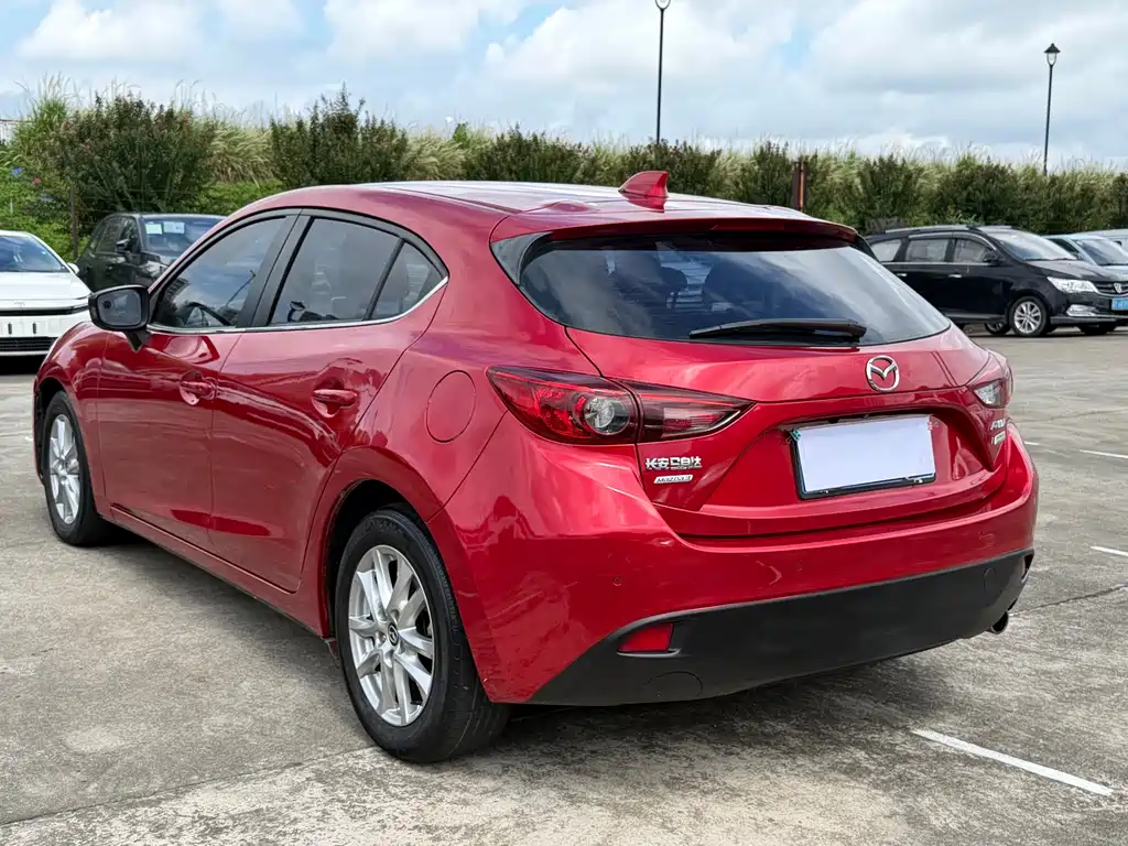 Mazda 3 Axela 2016 — фото 12