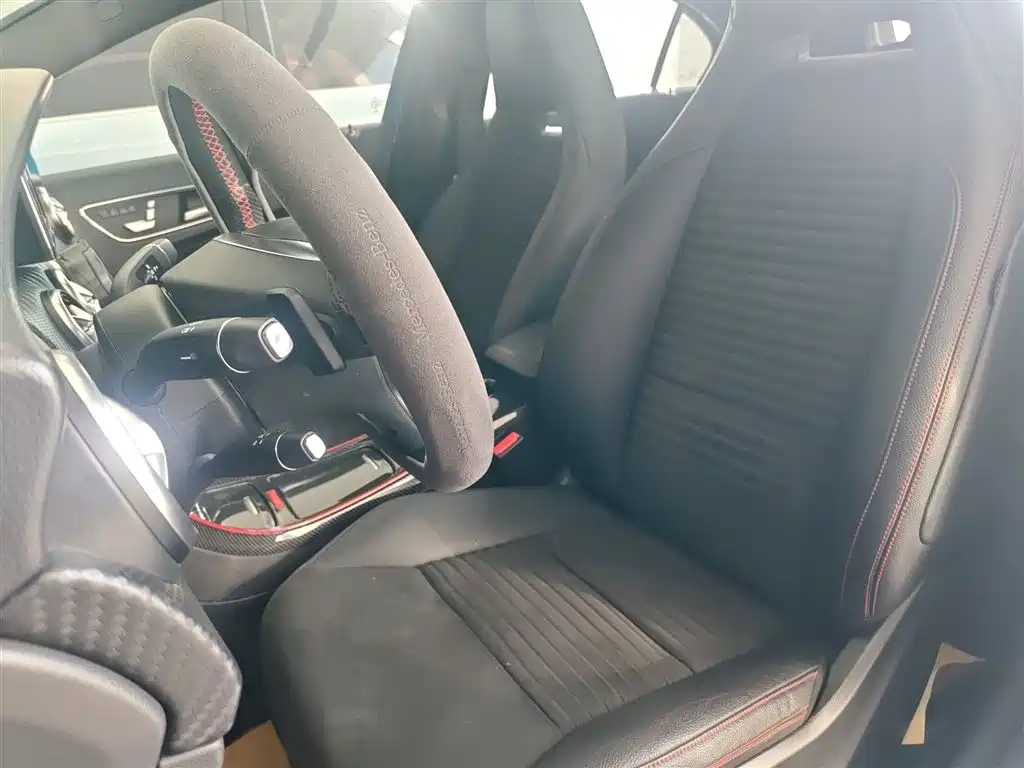 Mercedes-Benz A-Class 2015 — фото 12