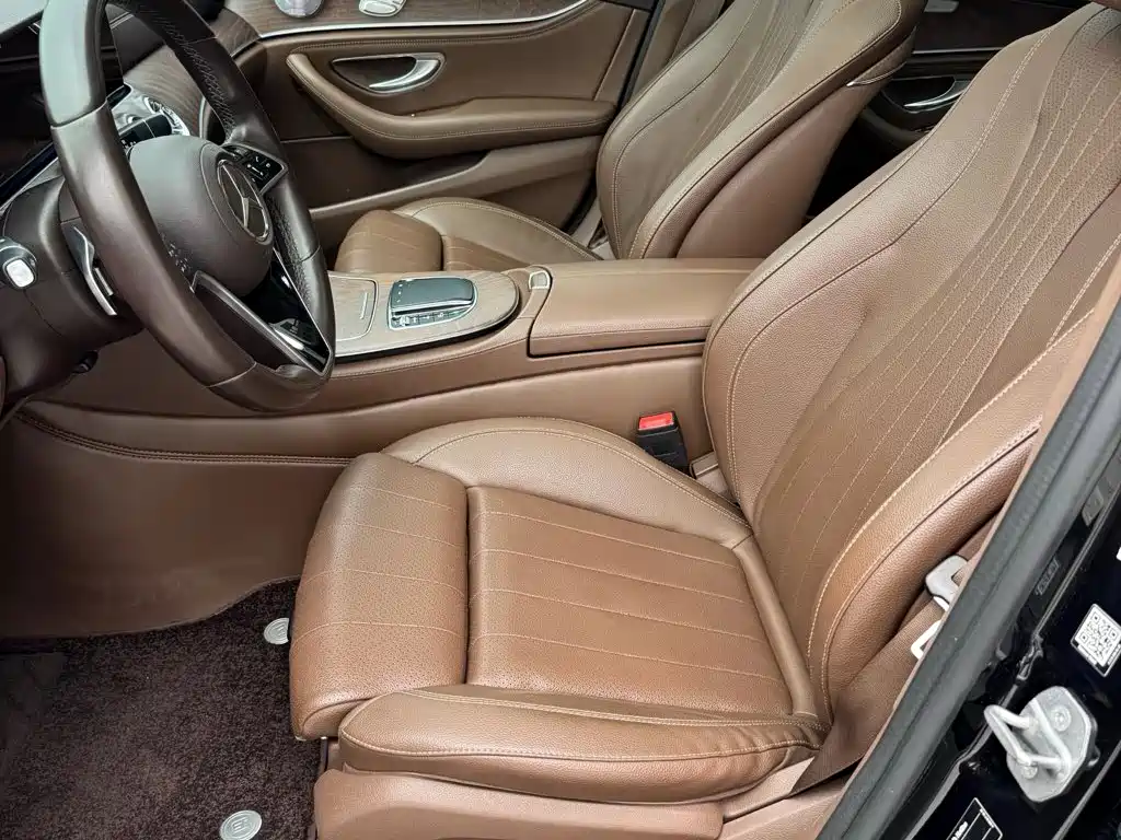 Mercedes-Benz E-Class 2021 — фото 15