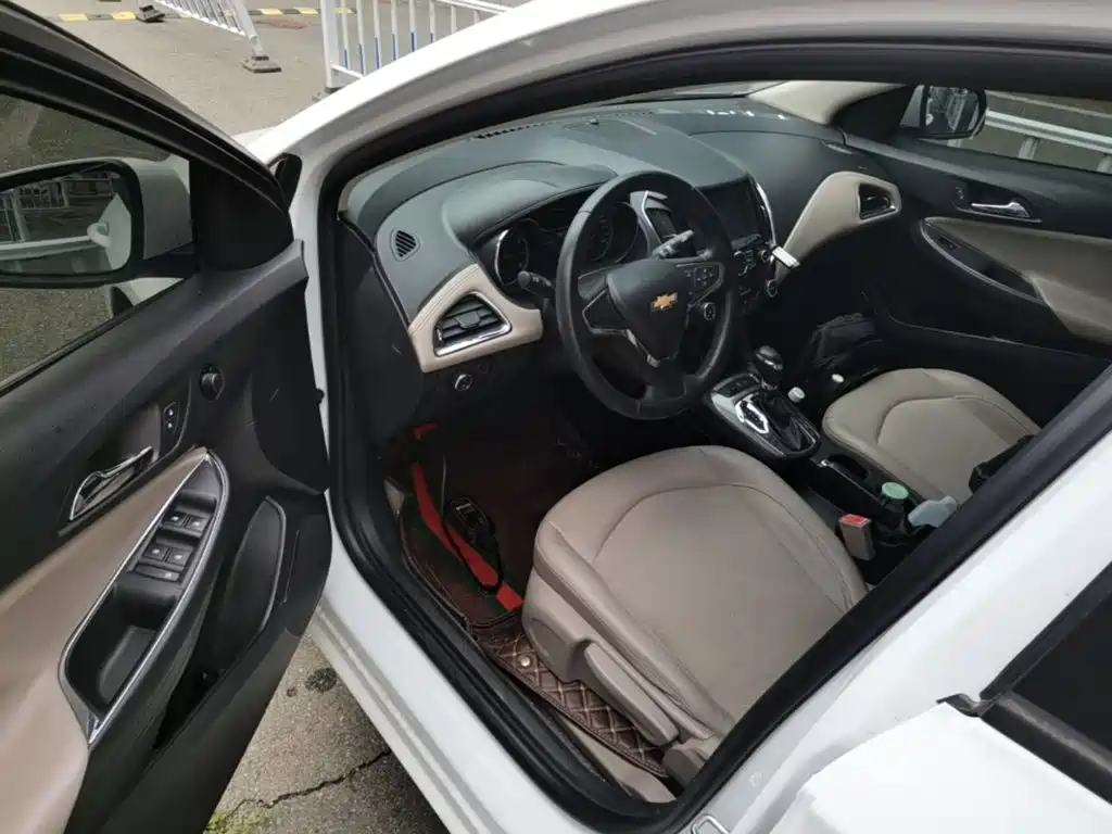 Chevrolet Cruze 2015 — фото 16