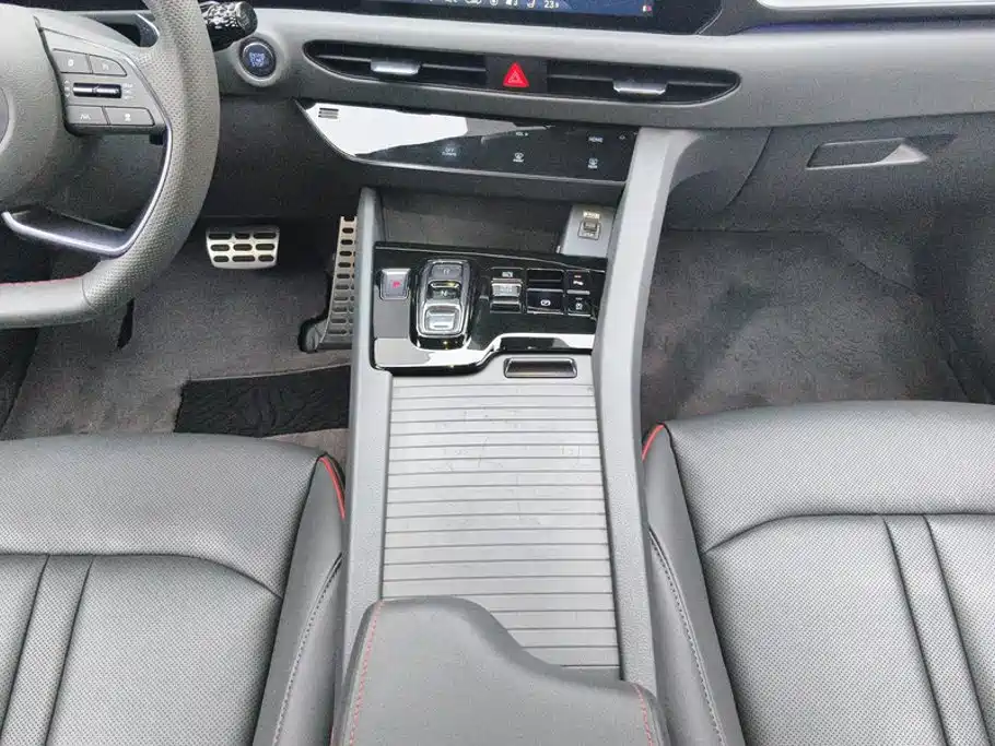 Hyundai Sonata 2022 — фото 16