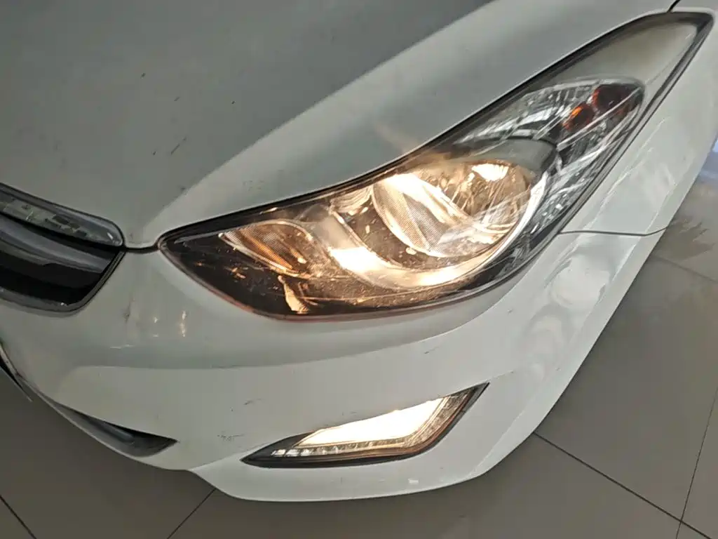 Hyundai Elantra Langdong 2015 — фото 24