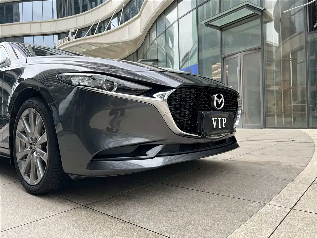 Mazda 3 Axela 2022 — фото 10