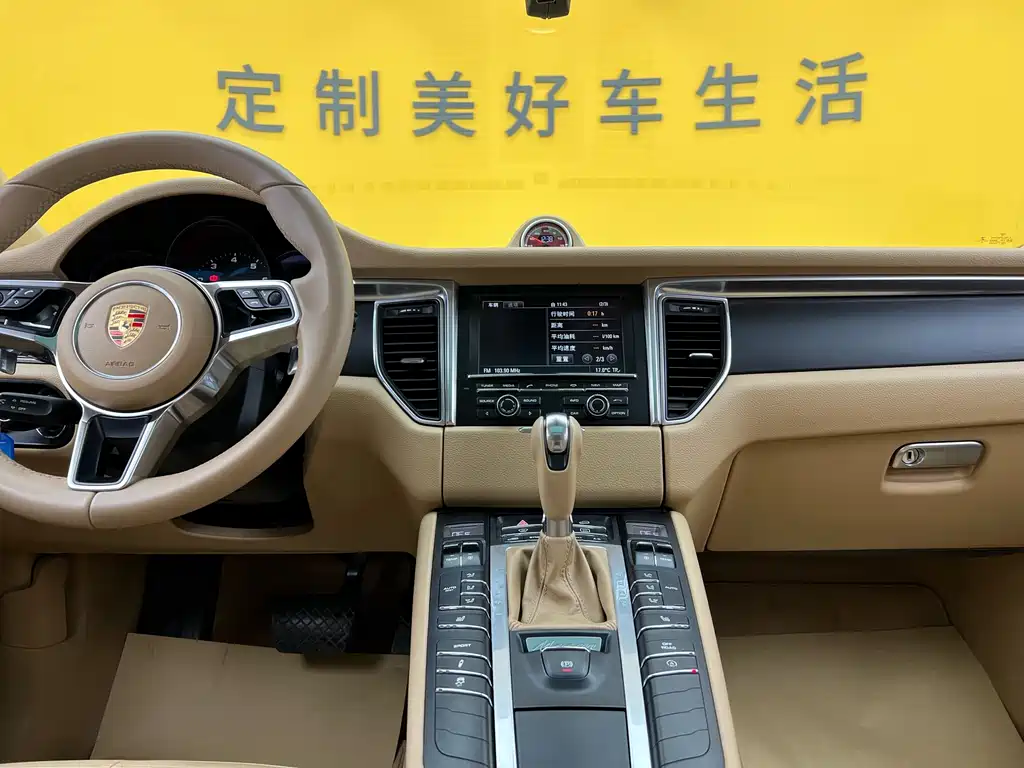Porsche Macan 2015 — фото 12