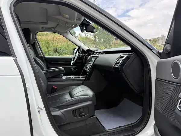 Land Rover Discovery 2020