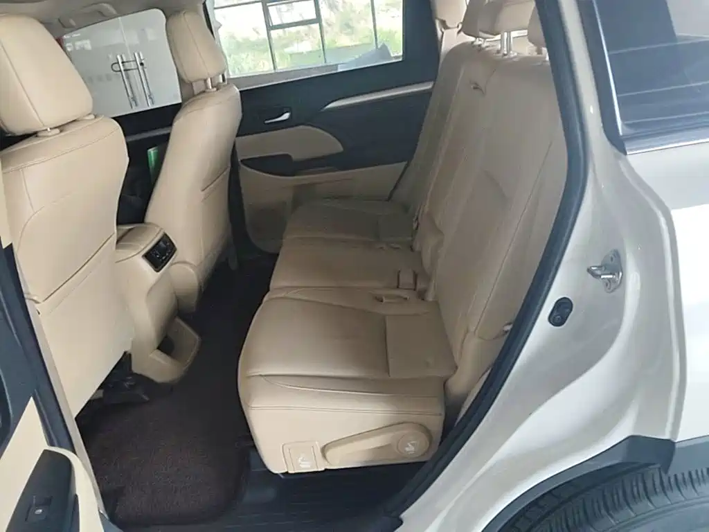 Toyota Highlander 2016 — фото 17