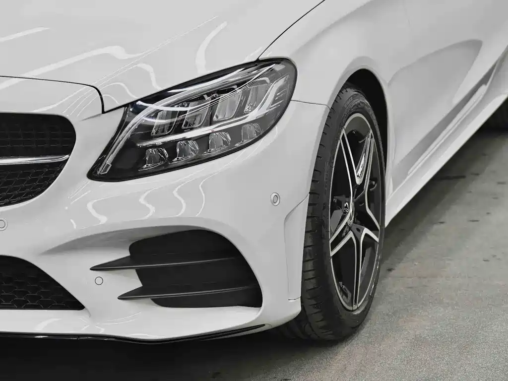 Mercedes-Benz C-Class 2023 — фото 7