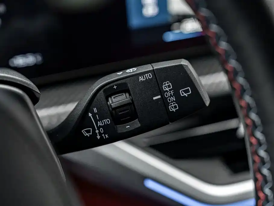 BMW XM 2024 — фото 12