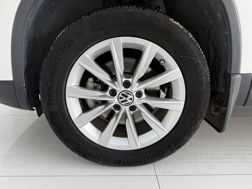 Volkswagen Tiguan 2019 — фото 13