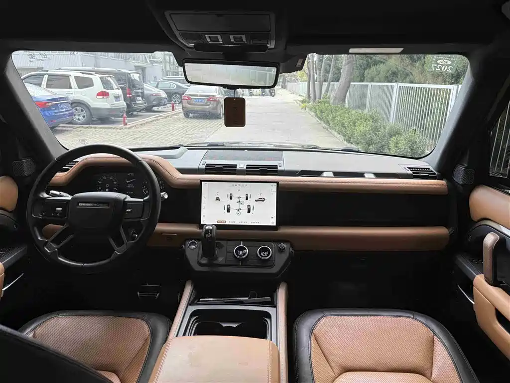 Land Rover Defender 2021 — фото 13