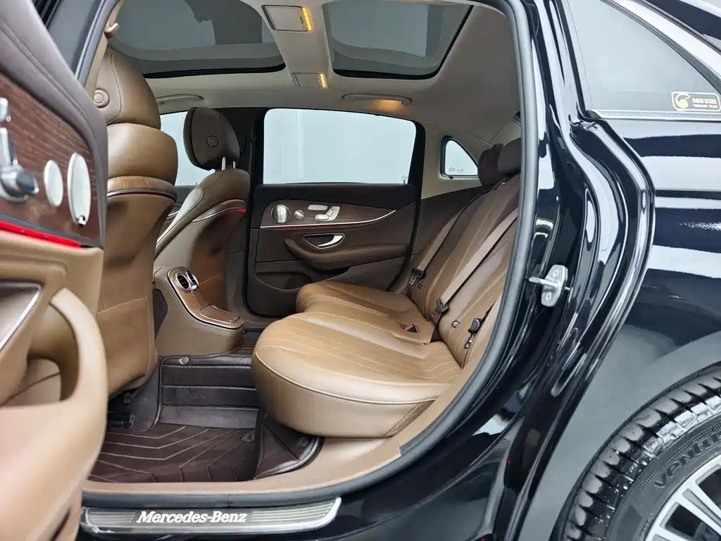 Mercedes-Benz E-Class 2021 — фото 10