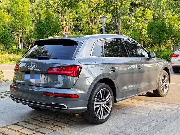 Audi Q5L 2020
