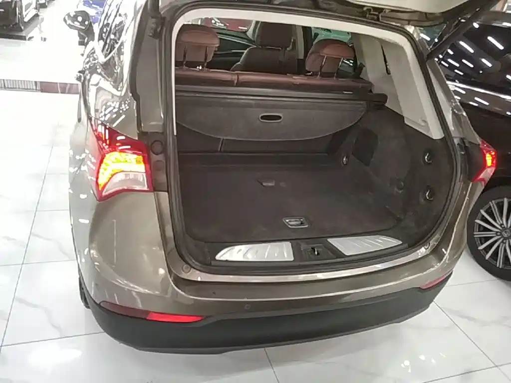 Buick Envision Plus 2018 — фото 19