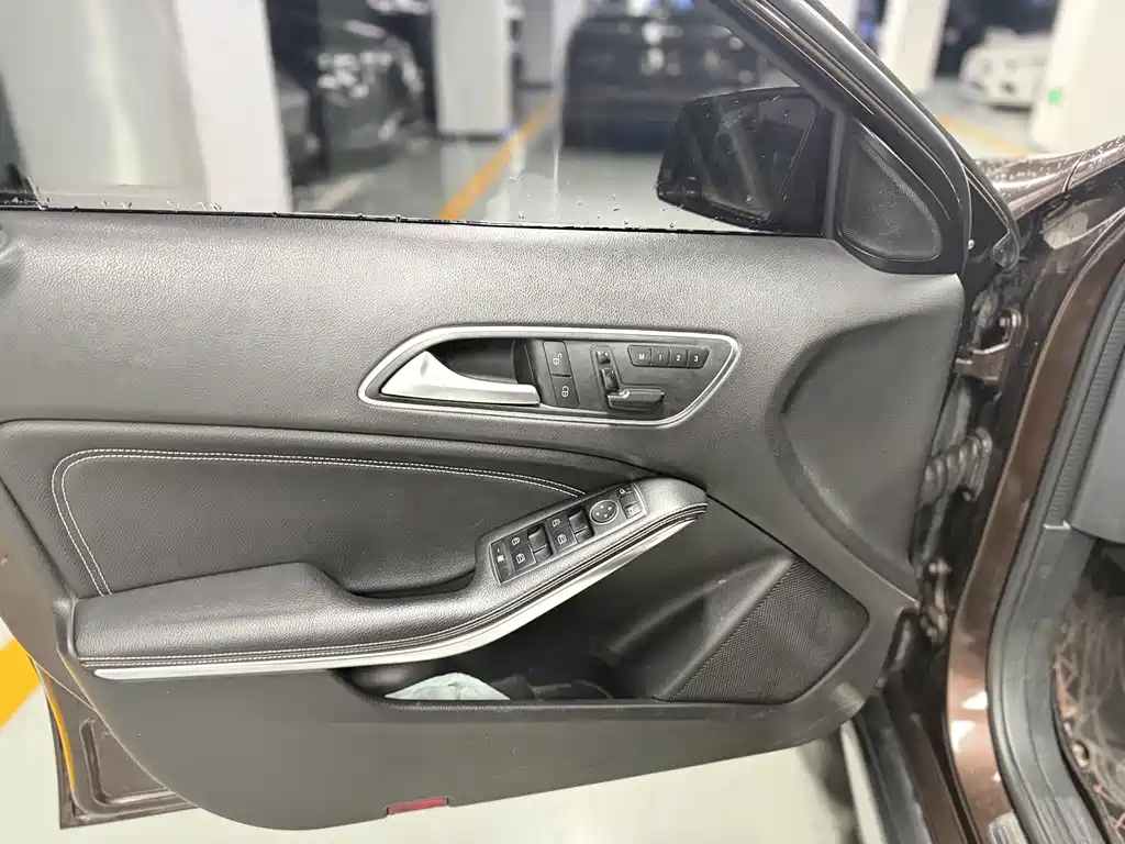 Mercedes-Benz GLA 2015 — фото 13