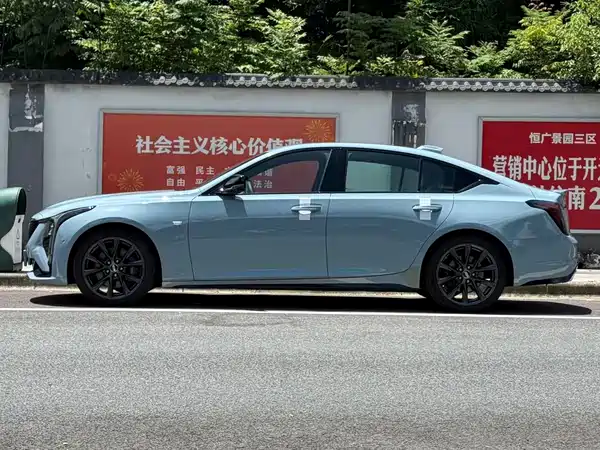Cadillac CT5 2025