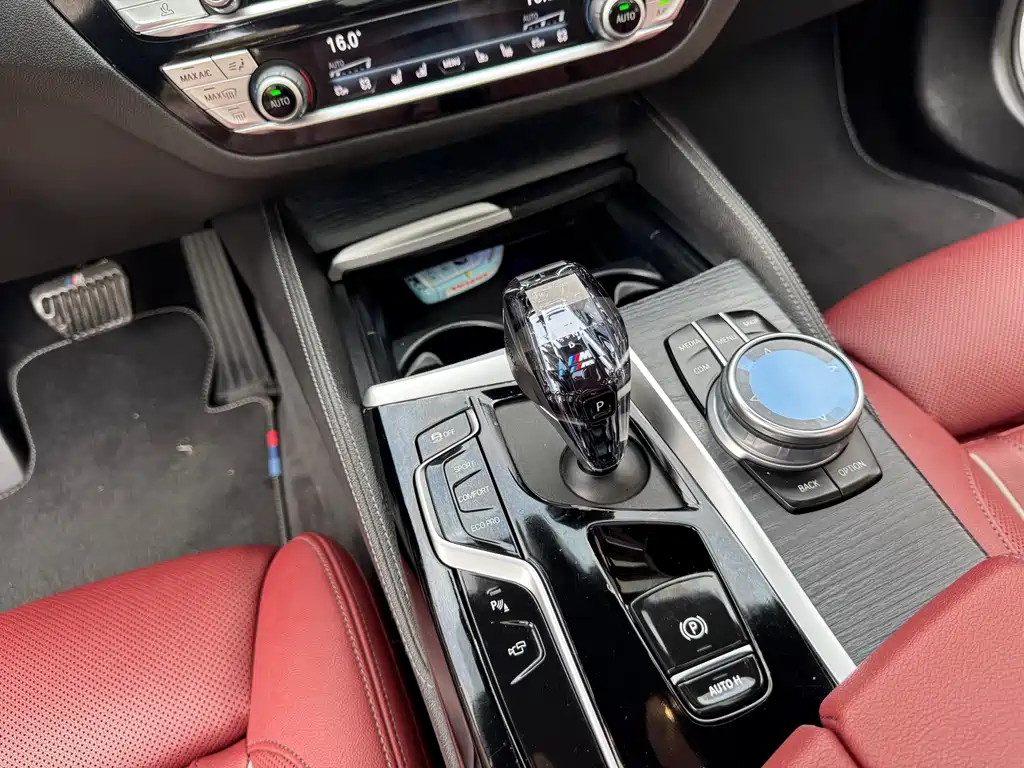BMW 5 Series 2020 — фото 18
