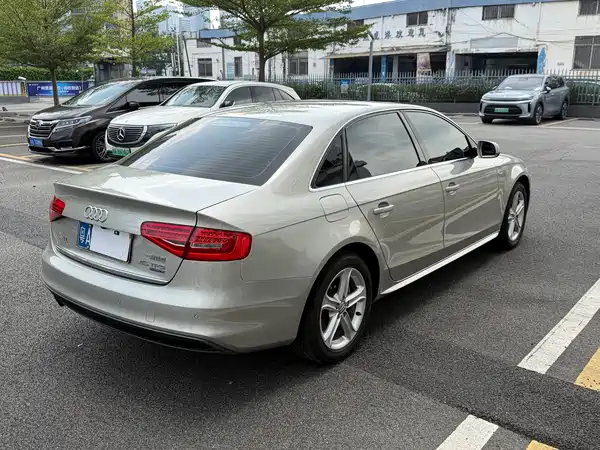 Audi A4L 2015
