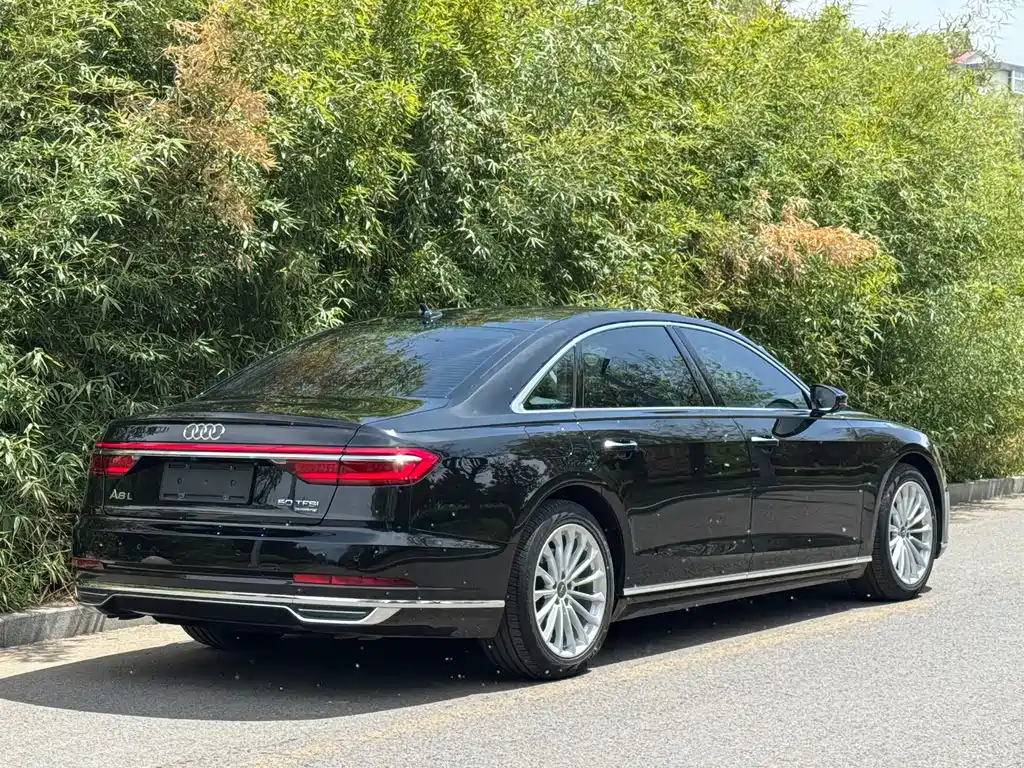 Audi A8 2020 — фото 14