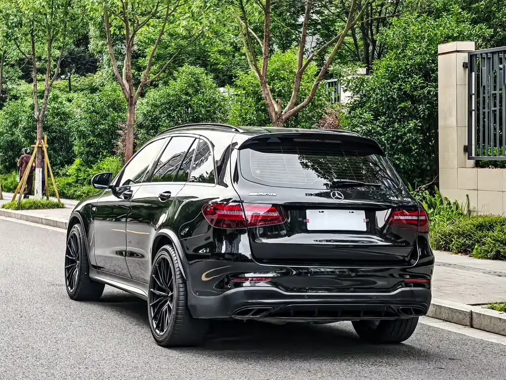 Mercedes-Benz GLC AMG 2017 — фото 11