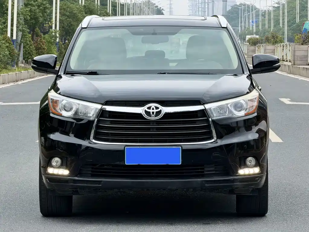 Toyota Highlander 2017 — фото 2