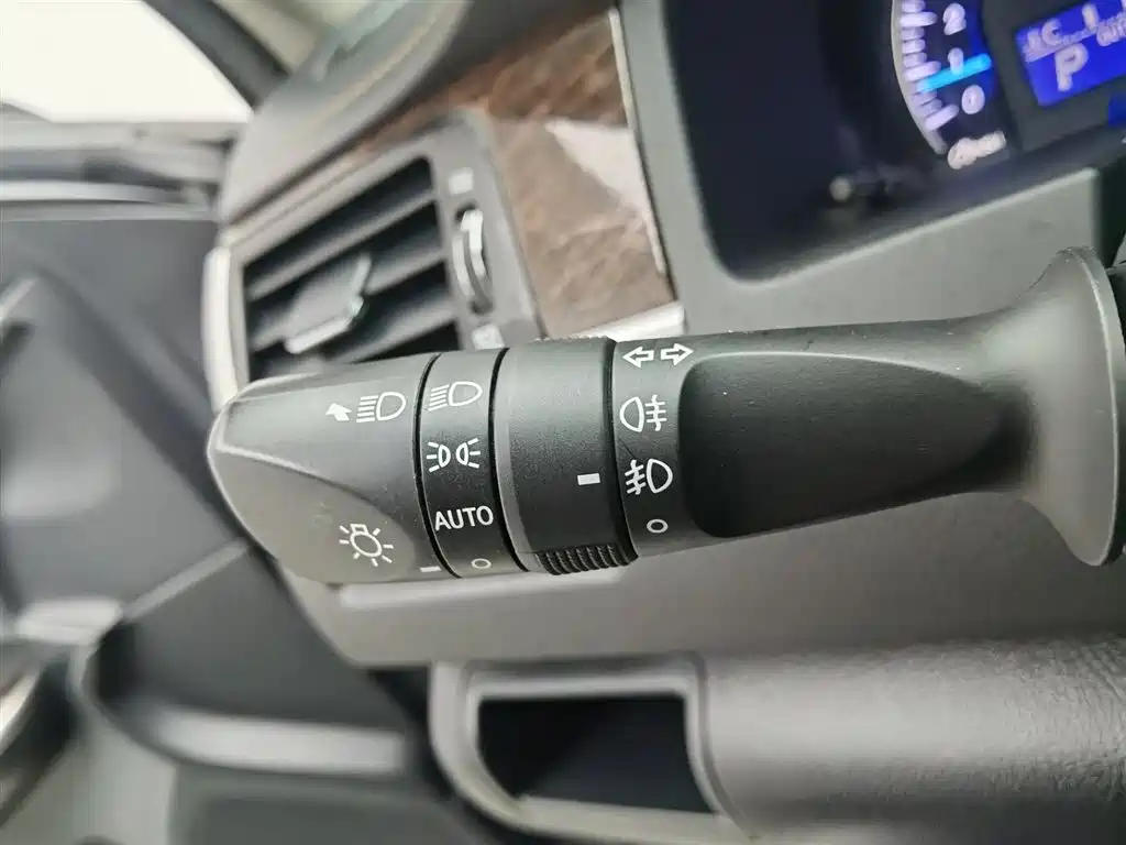 Toyota Camry 2016 — фото 21