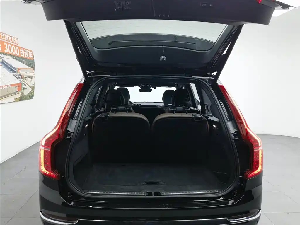 Volvo XC90 2023 — фото 16