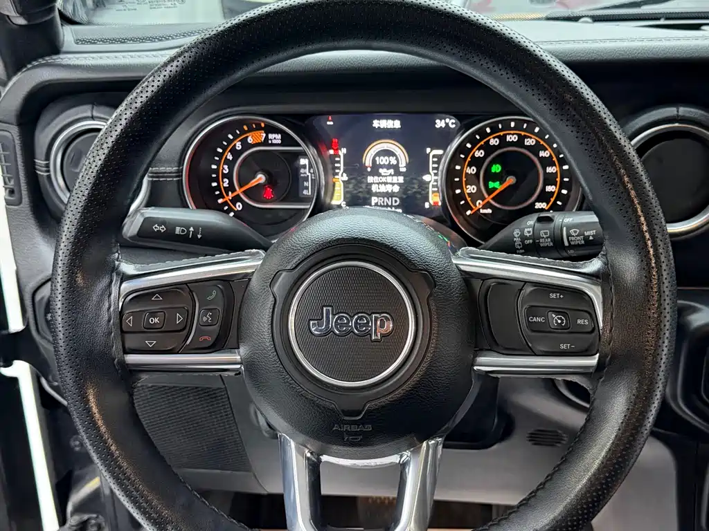 Jeep Wrangler 2021 — фото 12