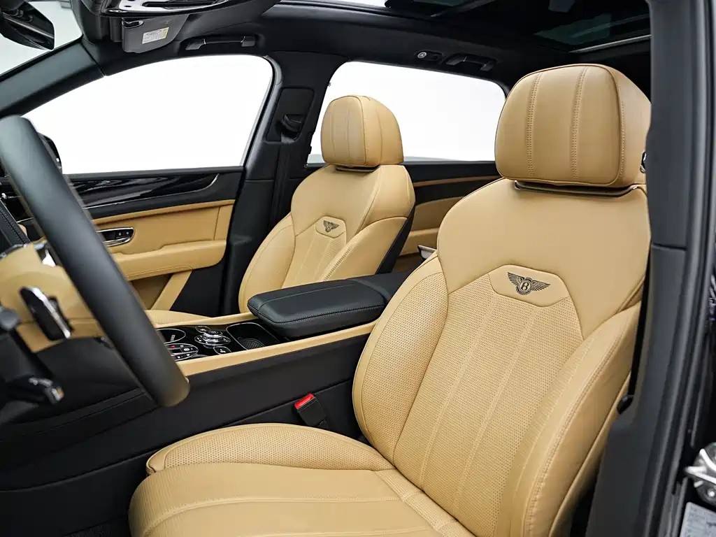 Bentley Bentayga 2023 — фото 9