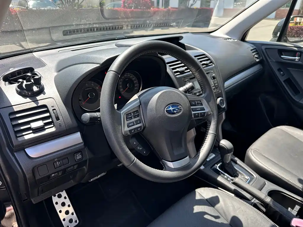 Subaru Forester 2015 — фото 17