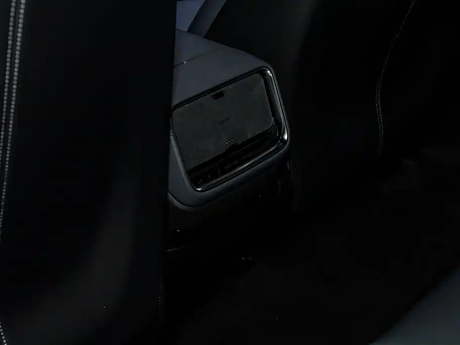 Xiaomi YU7 2025 — фото 9