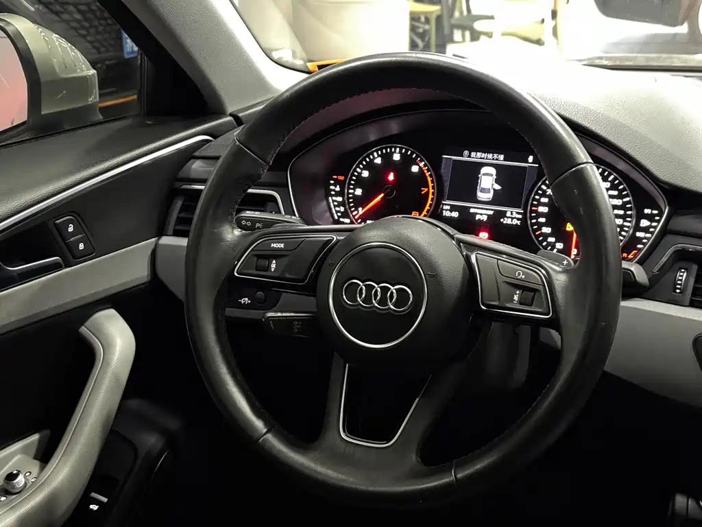 Audi A4L 2017 — фото 18
