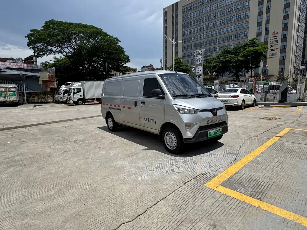 Wuling EV50 2025
