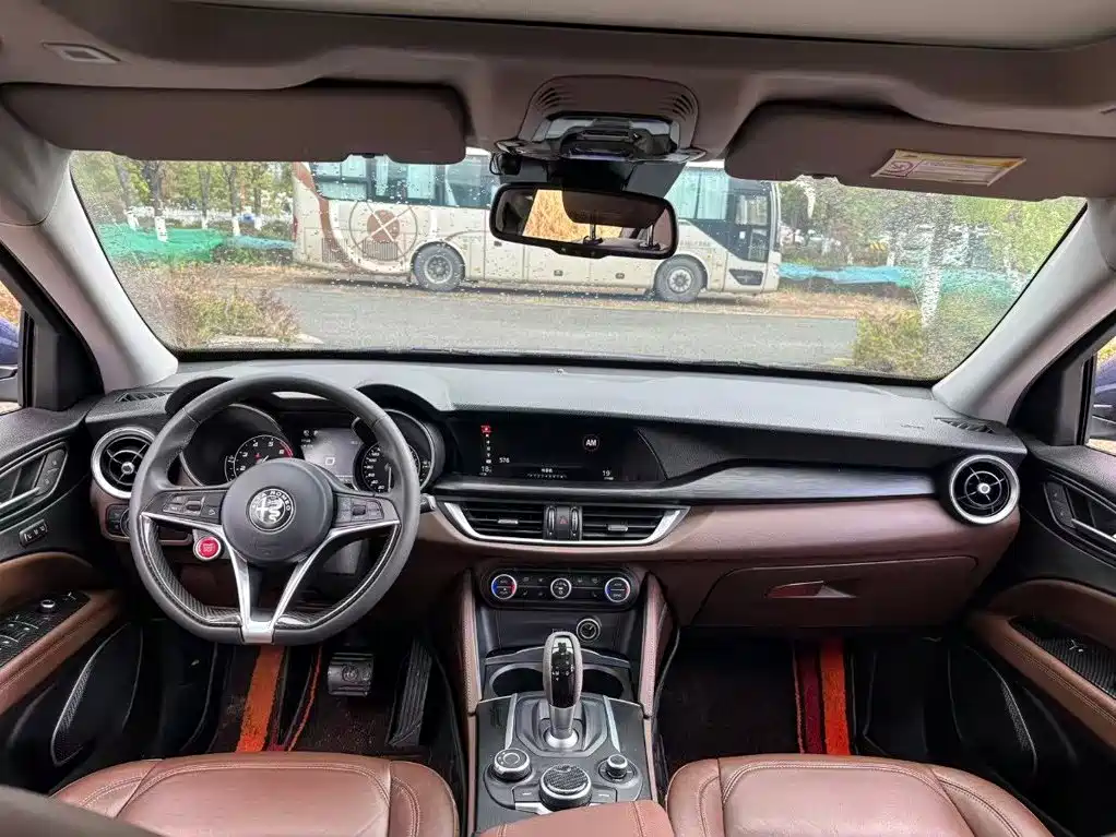 Alfa Romeo Stelvio 2018 — фото 4