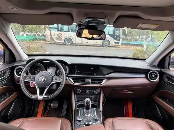 Alfa Romeo Stelvio 2018