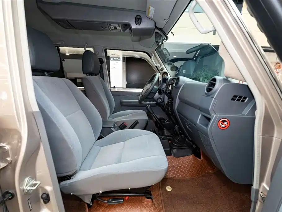 Toyota Land Cruiser 2020 — фото 10