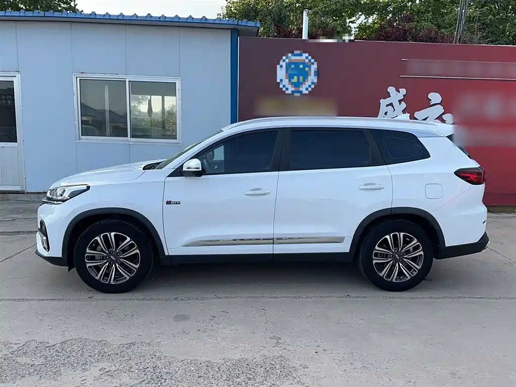 Chery Tiggo 8 2022 — фото 10