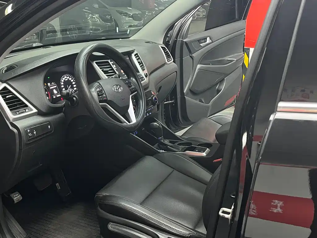 Hyundai Tucson 2016 — фото 13