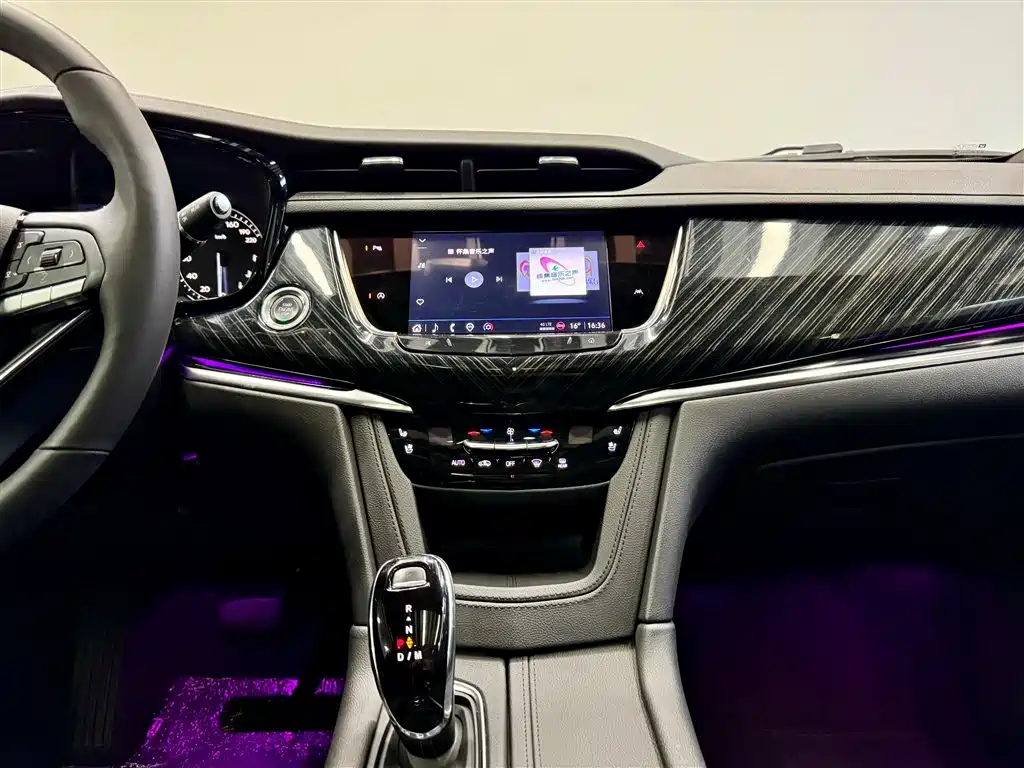 Cadillac XT6 2022 — фото 29