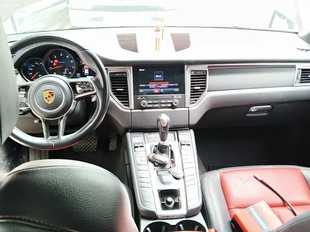 Porsche Macan 2017 — фото 10